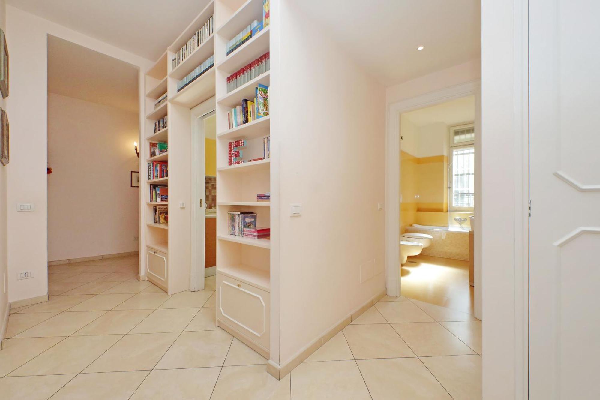 At The Vatican Ottaviano 2 Bedrooms 2 Baths Rom