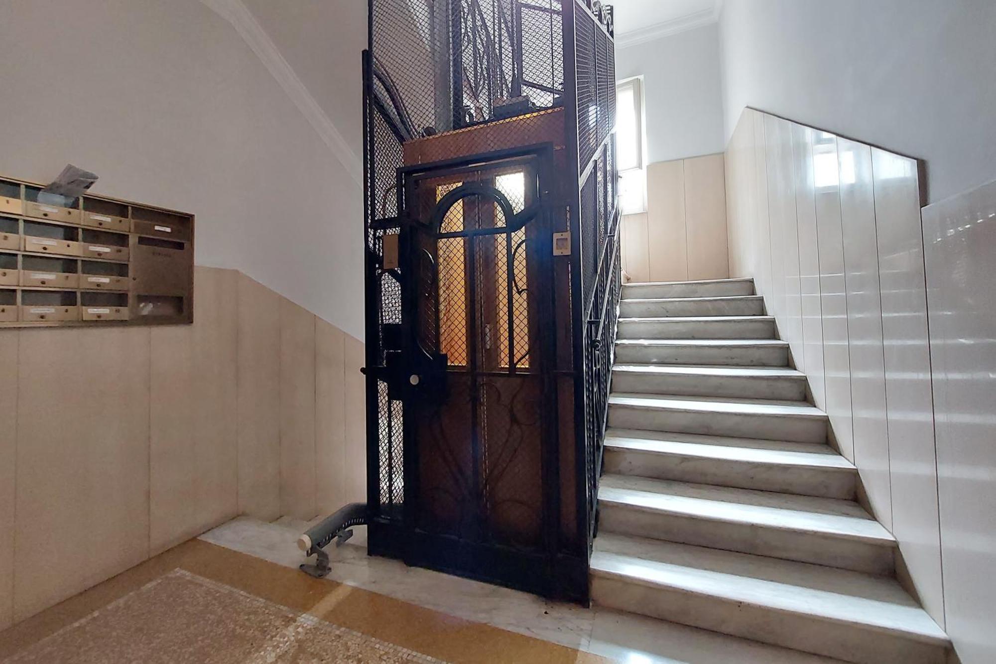 At The Vatican Ottaviano 2 Bedrooms 2 Baths * Rom