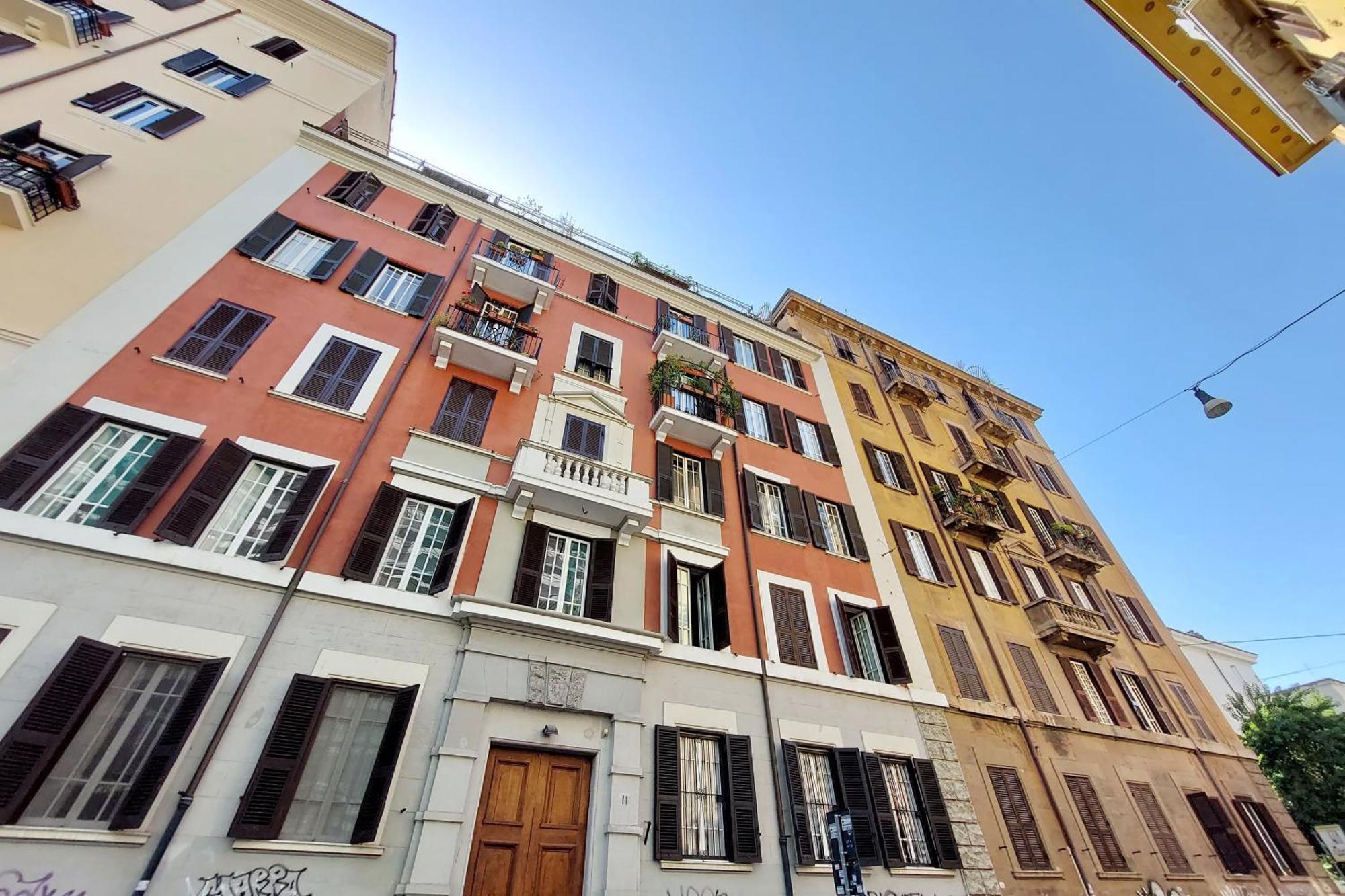 At The Vatican Ottaviano 2 Bedrooms 2 Baths Apartment Rom